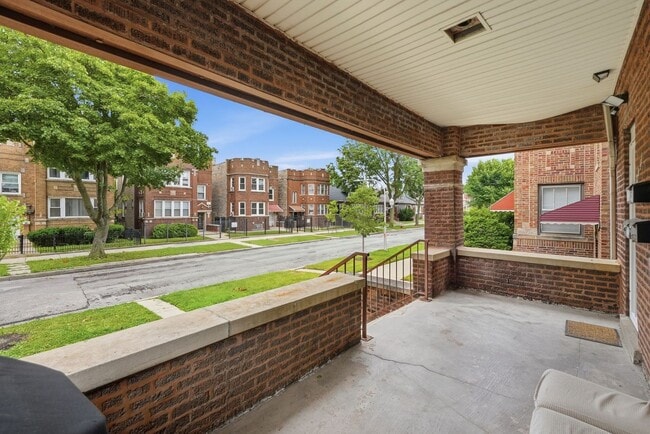 Photo - 8041 S Laflin St Unidad 2