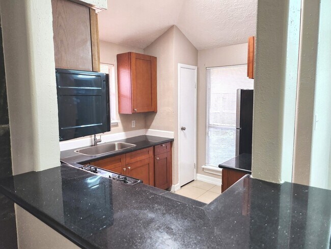 6705 Dinner Creek Ct