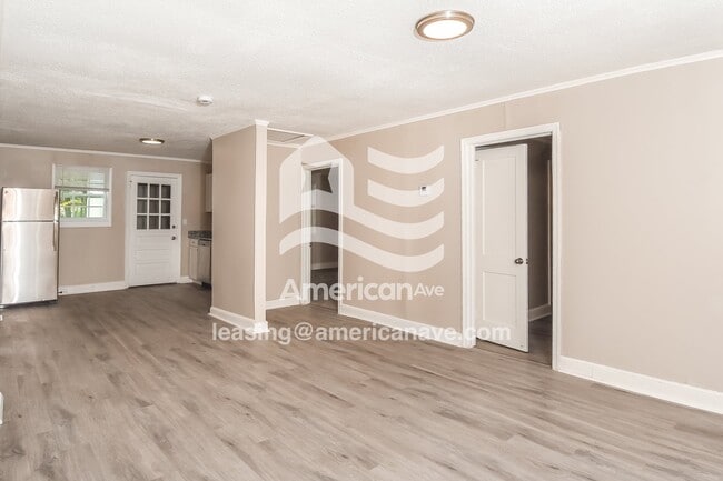 Photo - 205 Bowling Ave