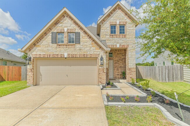 Building Photo - 15203 Lake Powell Dr