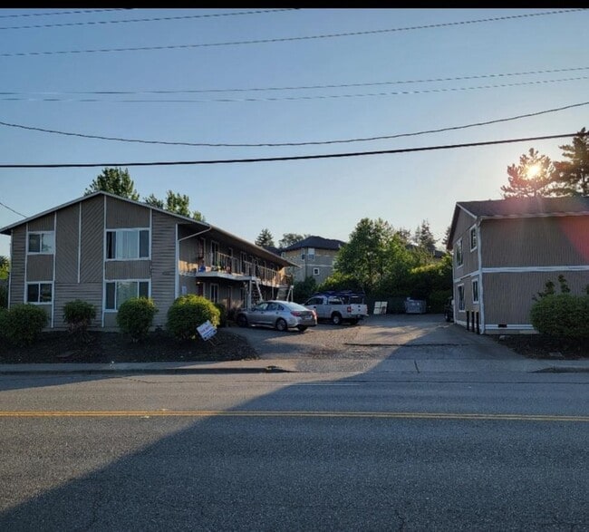 Photo - 9512 4th Ave W