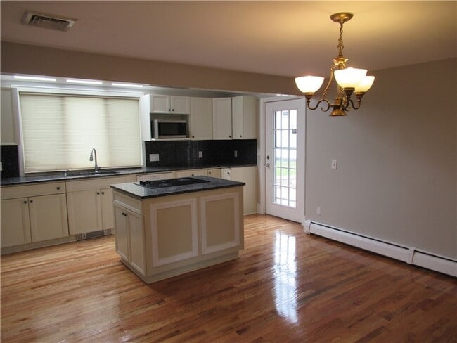 Photo - 189 Curry Rd