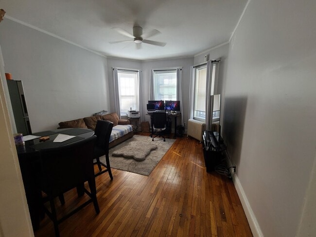 Photo - Renovated - Stainless Appliances - Close to Whole Foods Unidad 4