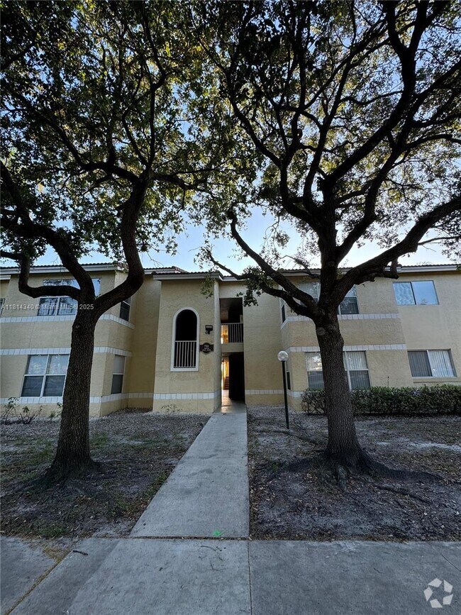 Building Photo - 731 Vista Isles Dr Unit 1526 Rental