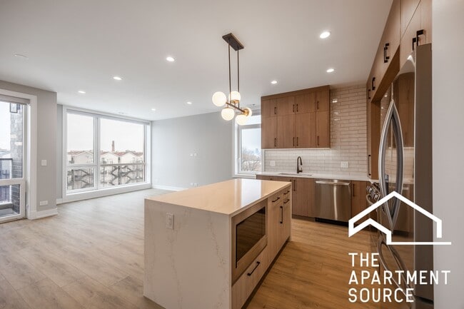 Photo - 2351 W Flournoy St Unit 202