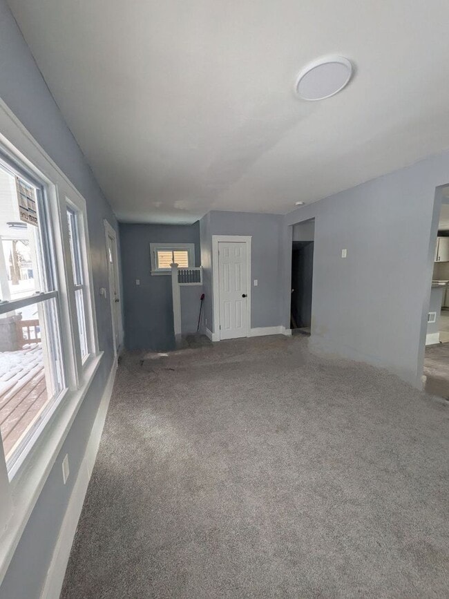 Photo - Large 4 bedroom 1.5 bathroom- EDEN and CMHA Section 8 Welcomed.