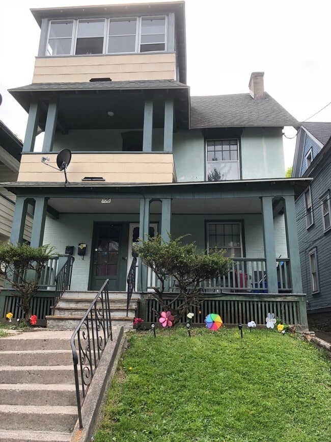 Building Photo - 106 Bellaire Pl Unit 2