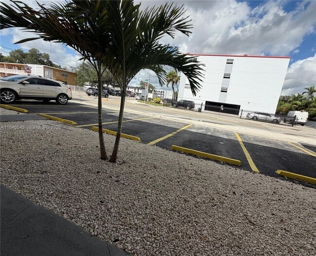 Photo - 600 NE 142nd St Unit 10