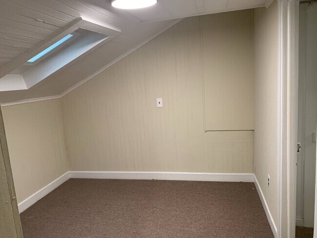 Photo - 119 E Main St