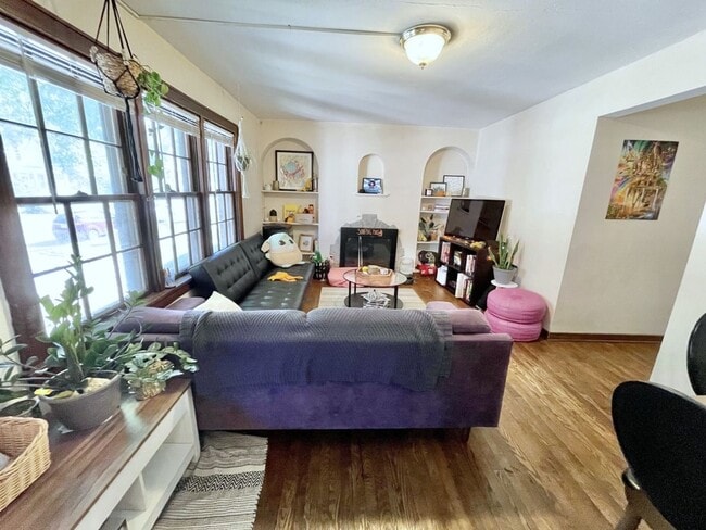 104 S Randall Ave
