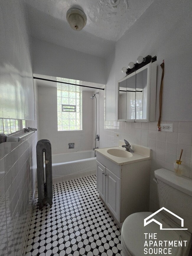 Photo - 918 Reba Pl Unit 3S