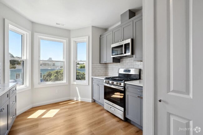 Building Photo - 5010 Geary Blvd Unit 3 Rental