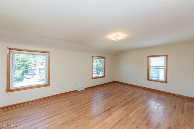 Photo - 2207 Campus Rd