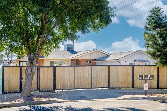 Building Photo - 18824 Arminta St Rental