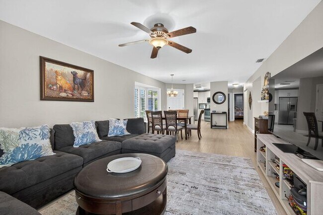 Photo - 406 Harbour Pointe Way