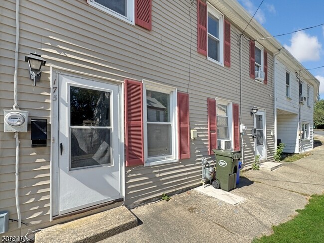 Photo - 173 Market St