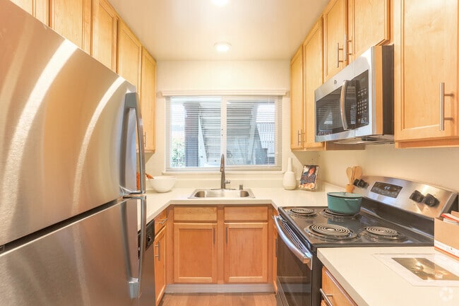 Quartz Countertops & Stainless Steel Appliances
