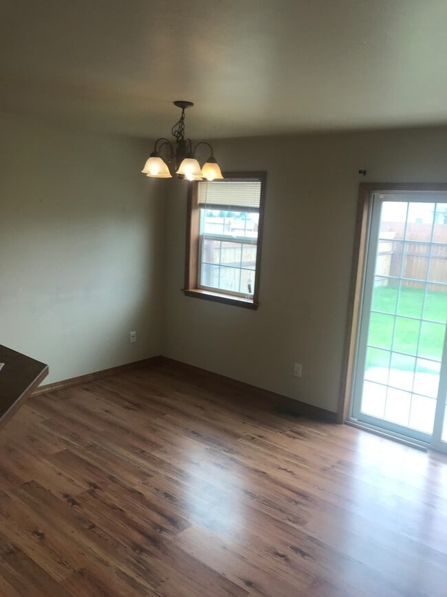 Photo - Spacious 4 Bedroom 2.5 Bath Home in River Rock