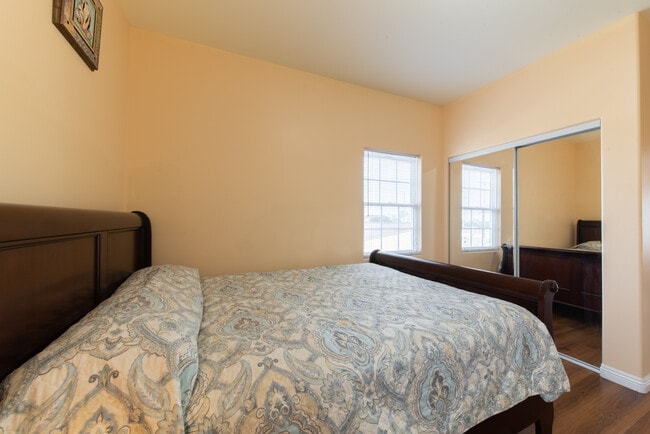 Photo - 2721 W 82nd Pl Unit 1Bedroom