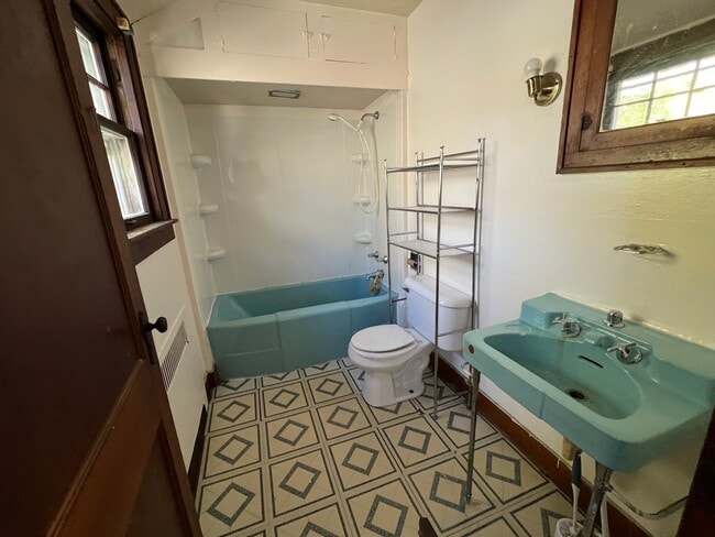 Photo - 608 N Sandusky St