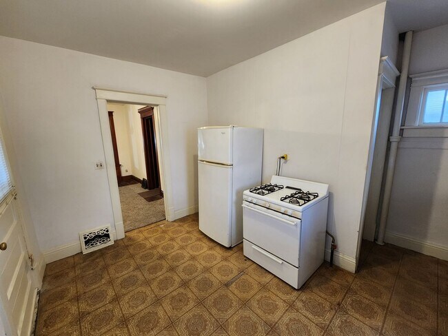 Photo - Great 2 Bedroom House in Moline