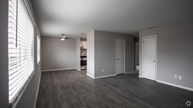 1BR,1BA,-800SF