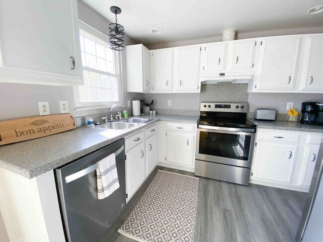 Photo - 11423-11425 5 Cedars Rd Unit ID1293781P