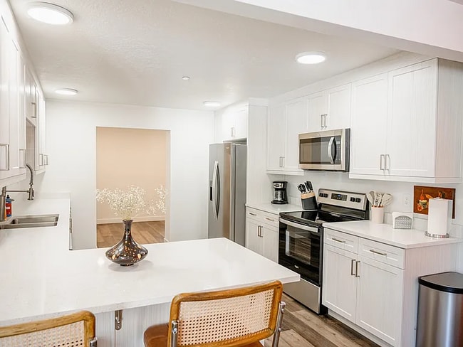 Photo - 380 Utah Ave Unit 380 E Utah Ave, Apt B