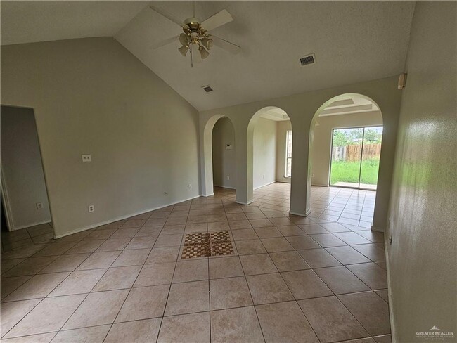 Photo - 12 Garnet Dr