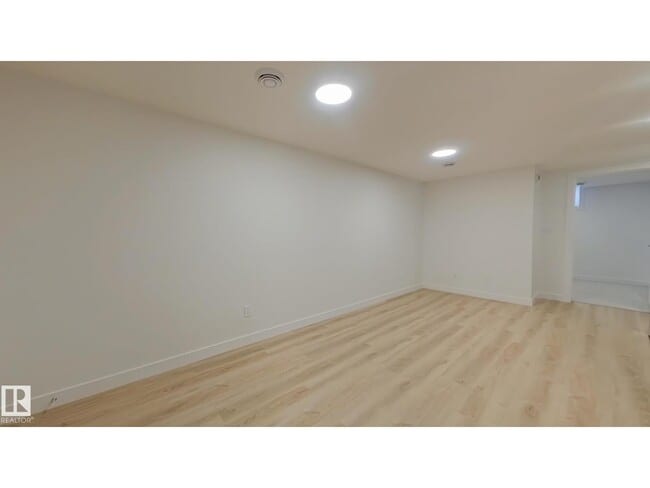 Photo - #Bsmt 1037 Aster BV NW