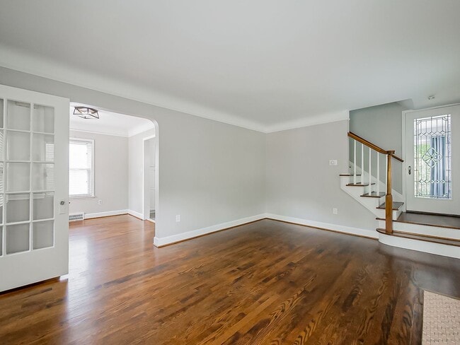 Photo - 21530 Olmstead St