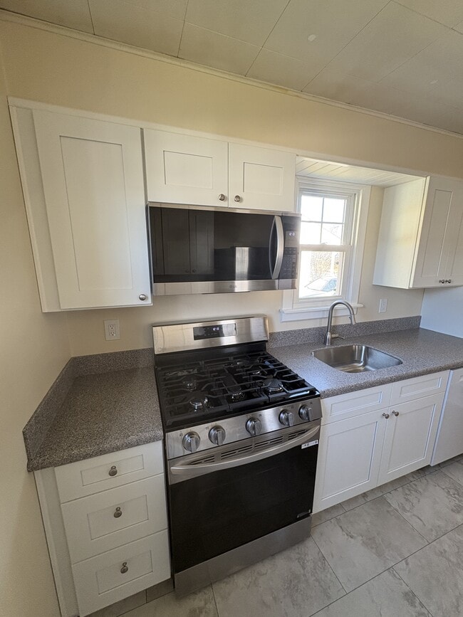 Photo - 701 Brooke Ave