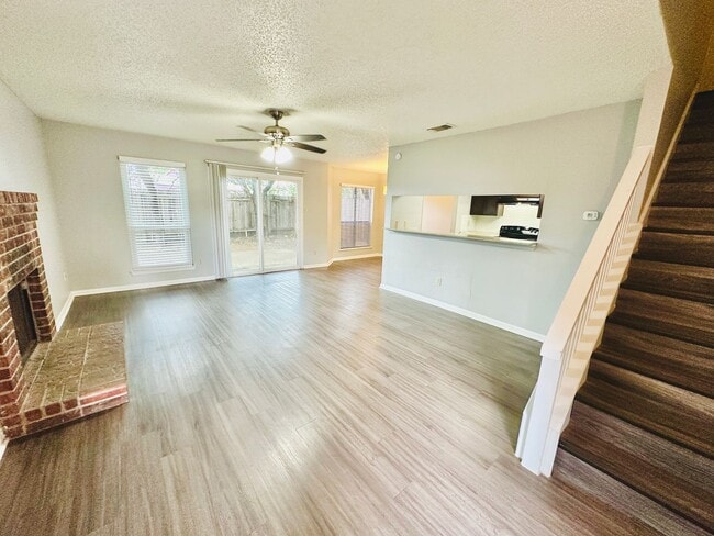 Photo - 2612 Gwendolyn Ln Townhome