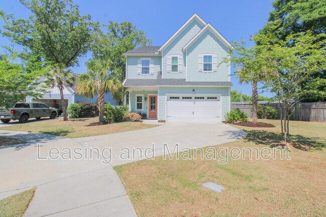 Photo - 2352 Lantern St