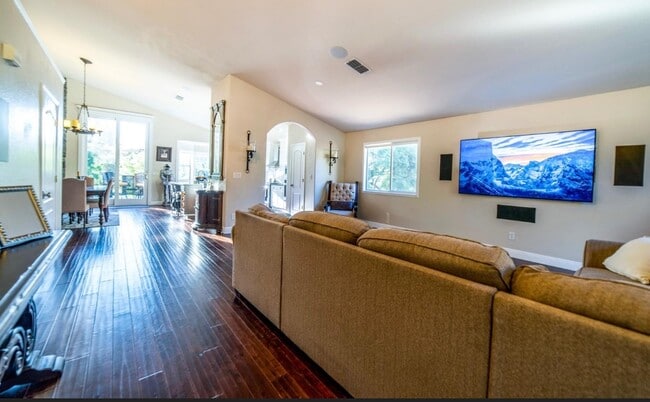 Photo - 3293 Woedee Dr