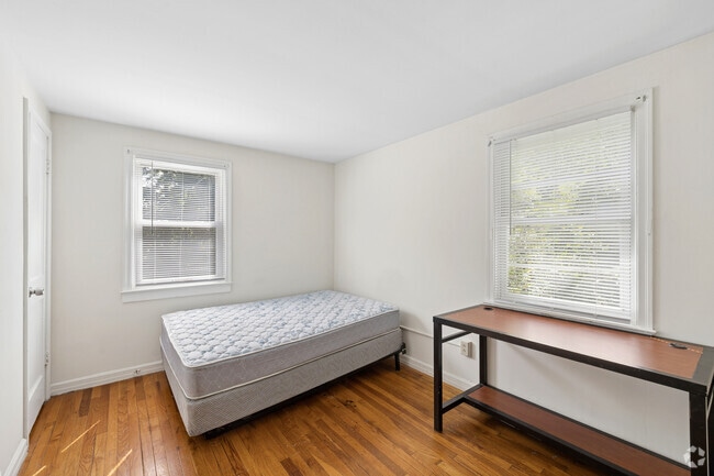 3BR, 1BA - 750SF - Primary Bedroom