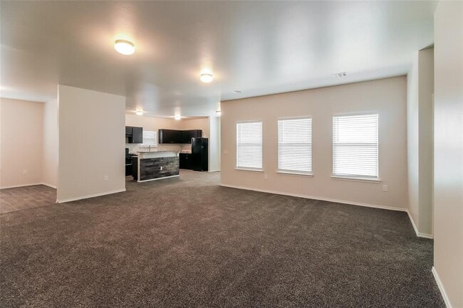 Photo - 909 N Donald Way