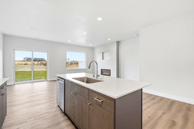 Photo - 4210 Rd 114