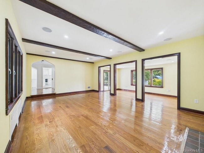 Photo - 75 Lord Kitchener Rd
