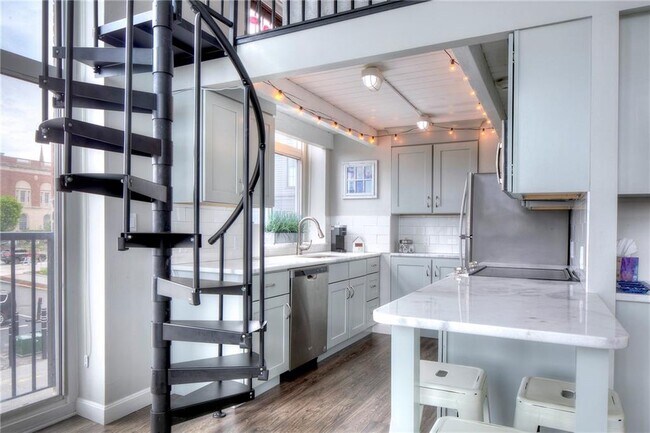 1 Commercial Wharf Unit 38A