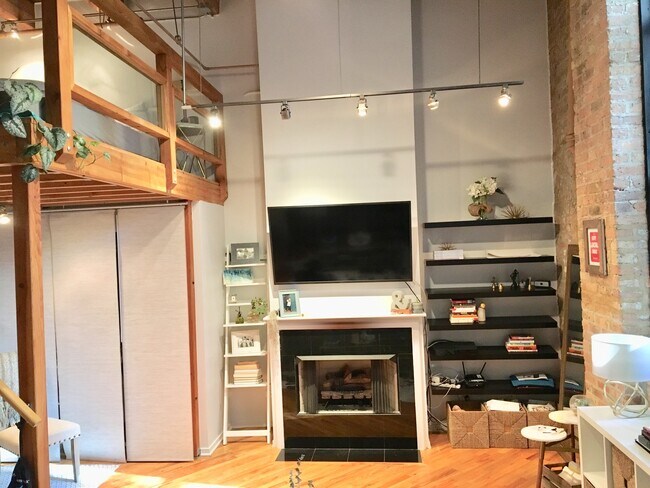 Photo - 226 N Clinton St Unit 106