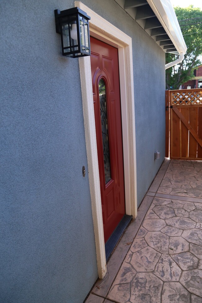Photo - 281 Oak St