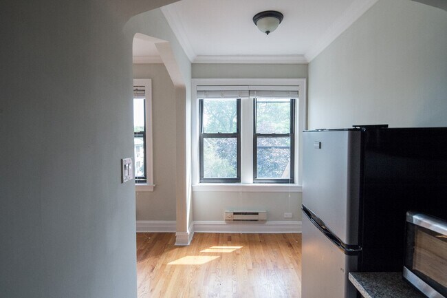 Photo - 4742 N Hermitage Ave Unit 904