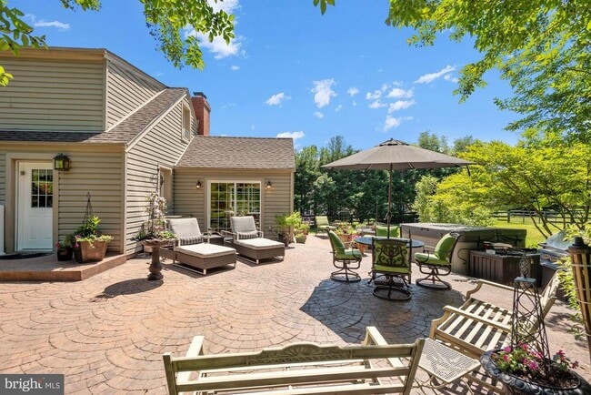 Photo - 636 Walker Rd