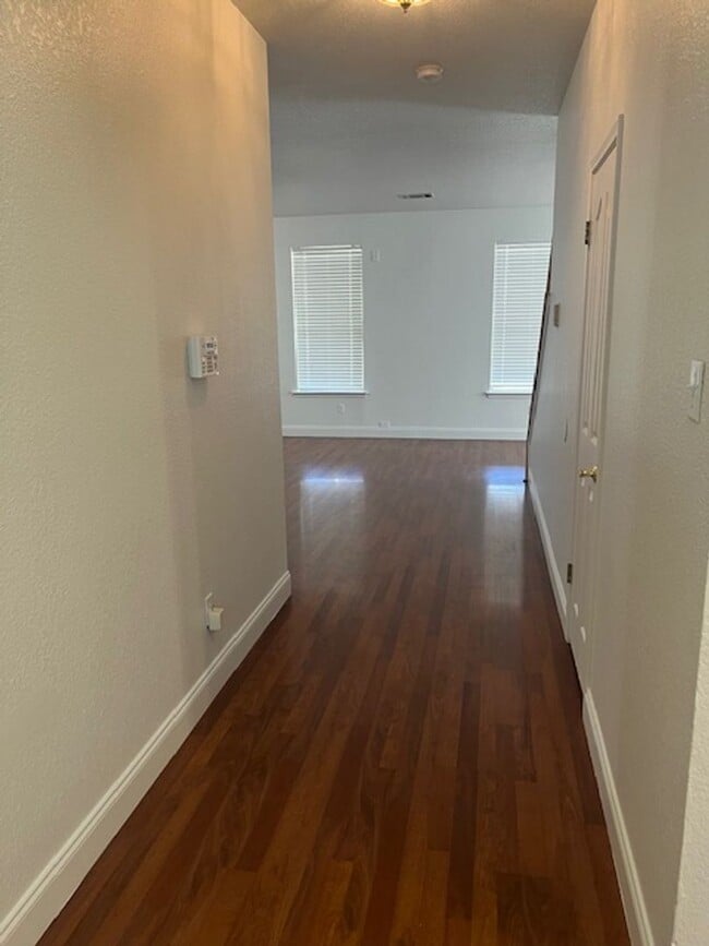 Photo - 4 Bedroom 2.5 Bathroom Churchill Farms Home