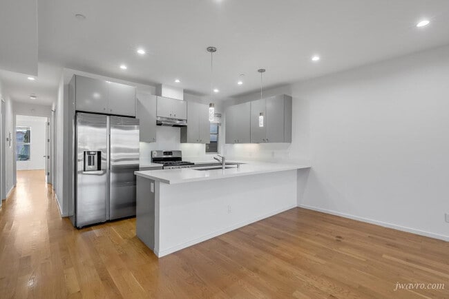 Photo - 1280 Hampshire St