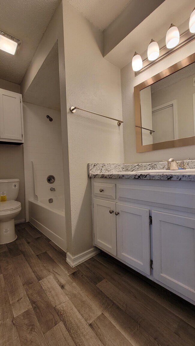 2 bed Flat bathroom