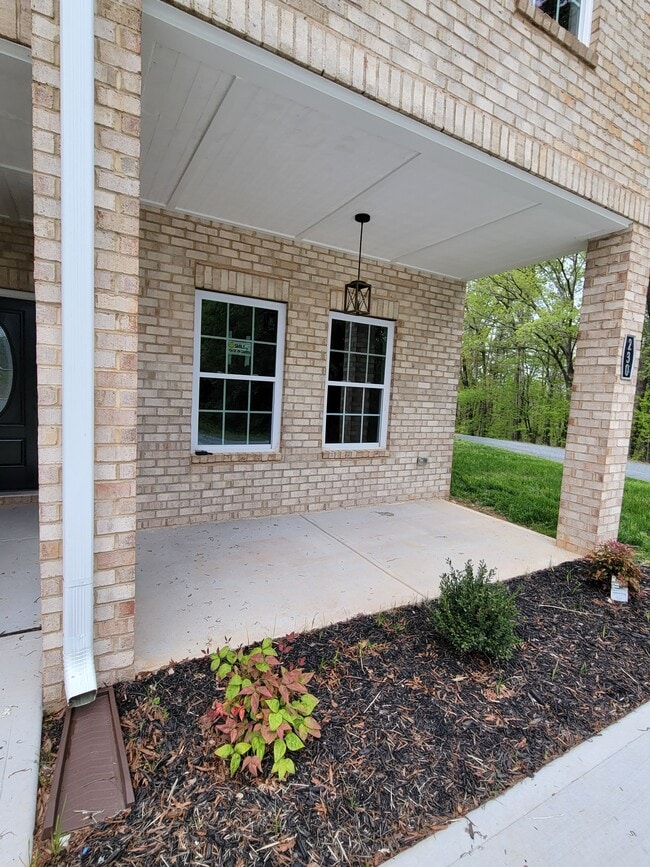 Photo - 230 Freedom Dr