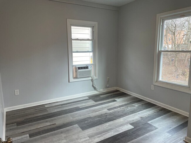 Photo - 687 Winchester Ave Unit 689 (Floor 2)