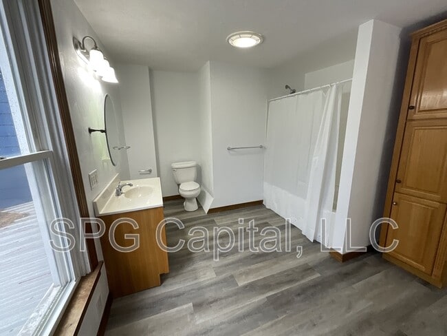 Photo - 218 W Middle St